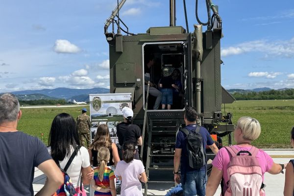 dan-odprtih-vrat-vojasnica-diferencialno-st-303E6A6CCC-6477-6531-A165-CF5884997E39.jpg