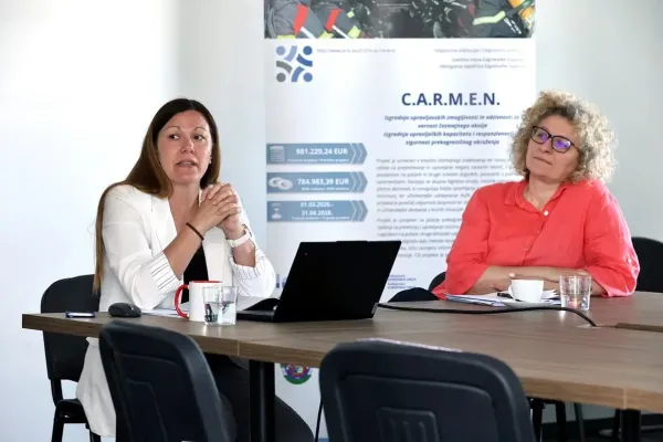 carmen-obmejno-sodelovanje-0298ECCE13-BABE-2C50-7CB9-14297E966FCF.webp