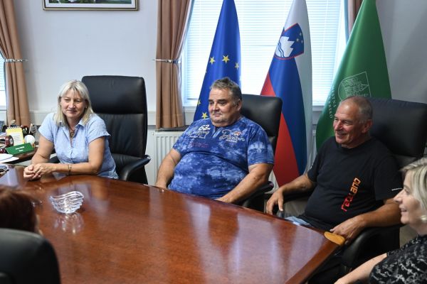 zupan-krsko-sprejel-avp-1764CA7C1-8411-FB6D-2406-F5E2982F0579.jpg