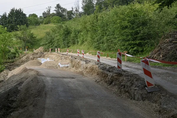 rekonstrukcija-ceste-zdole-8F4330348-85AE-6131-DA0B-CAB7993CF7A7.webp