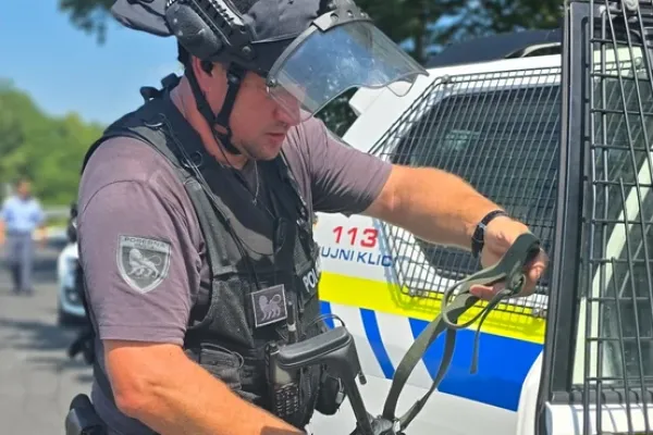 iskalna-akcija-oborozen-ropar-137A2D1758-8241-A211-CB51-74B5C1DF3B27.webp