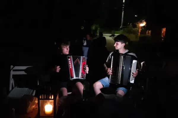 folkloristi-na-poljskem-23C9A338C8-DF14-D23A-E73D-89E0F6F16519.webp
