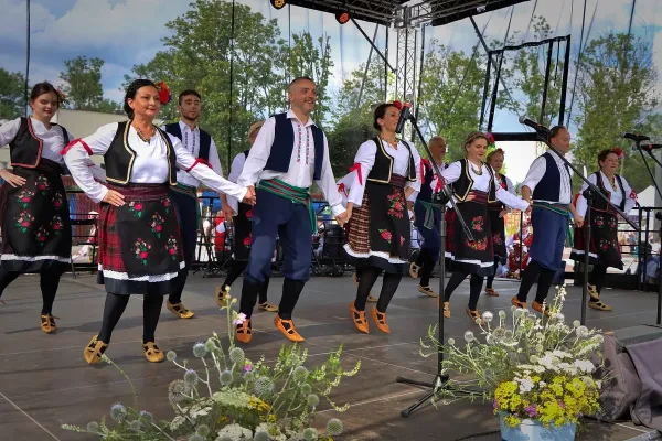 folkloristi-na-poljskem-435C99CA67-72EC-96F0-0316-3049D01FF13E.webp